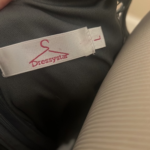 Sleeveless Lace Party Dress - Picture 5 of 5